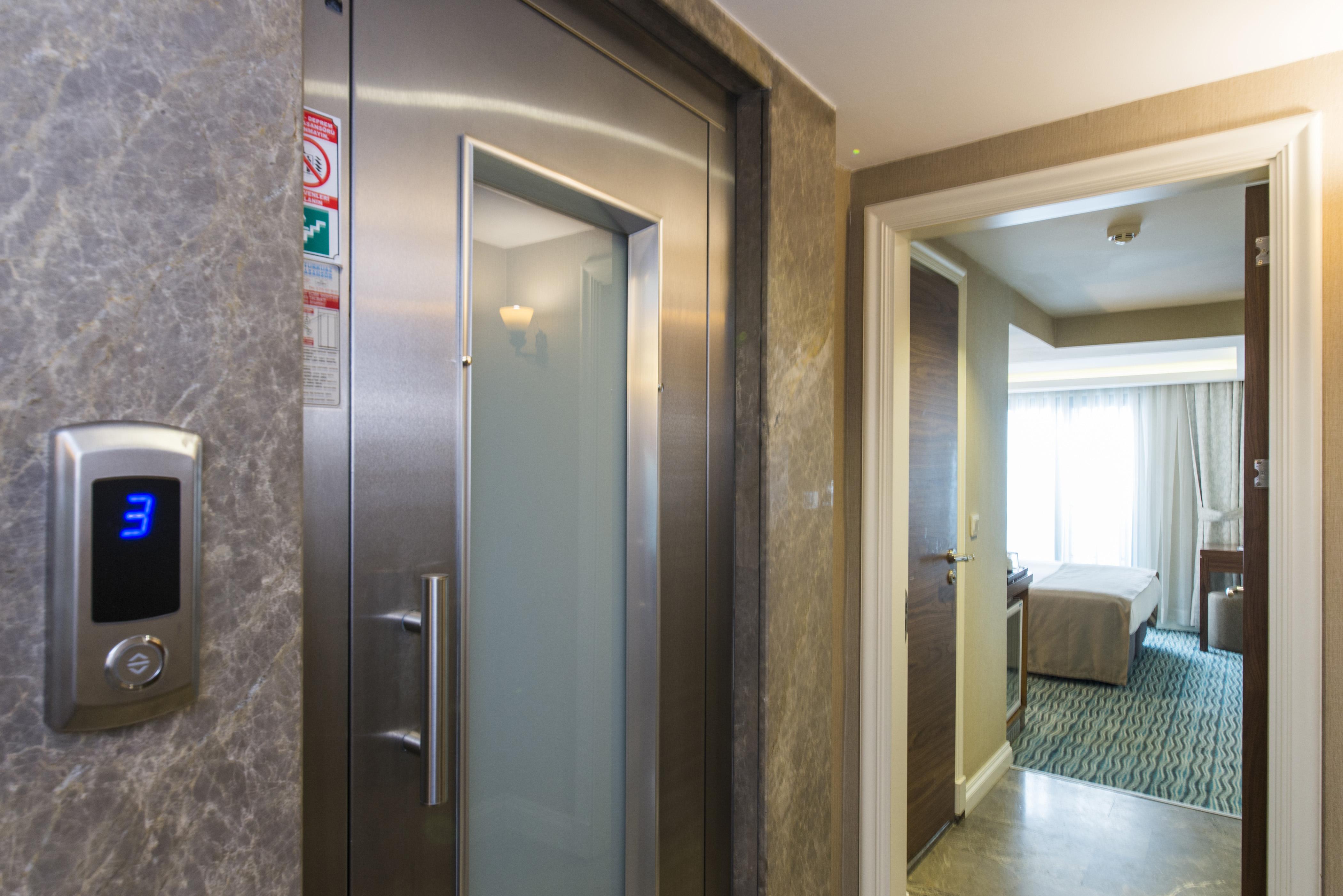 Aston Hotel Taksim Estambul Exterior foto