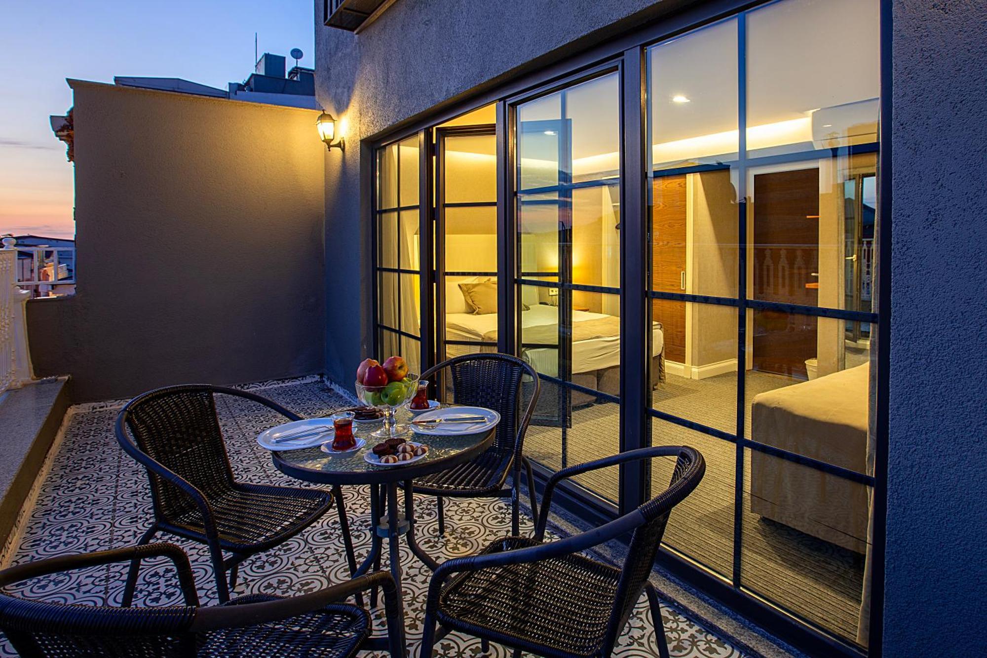 Aston Hotel Taksim Estambul Exterior foto